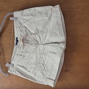 Tommy Hilfiger size 6 shorts